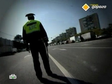 Полицейские-нарушители, танки на дороге и пешеходы в темноте 27.10.2012