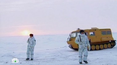 Снежный домик у полярной крепости: тренировки пограничников в Арктике